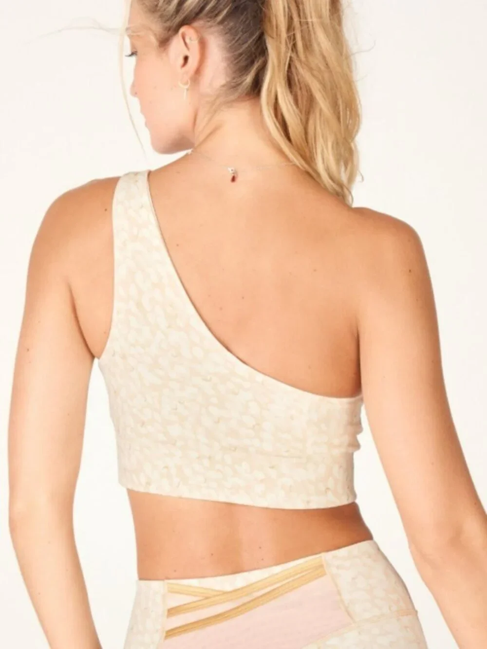 Fabletics Harlow Reversible Sports Bra in Chill/Cream Puff - Size Medium